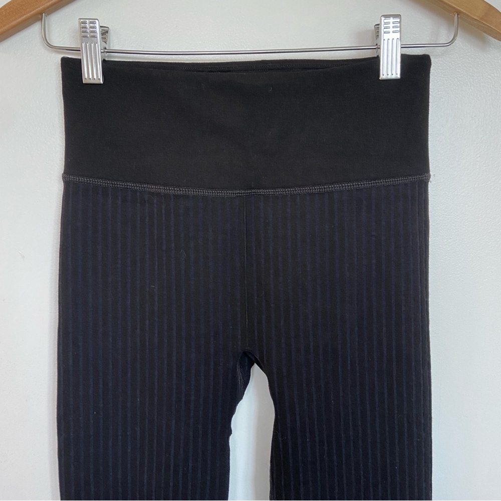 Fabletics High-Waisted Seamless Ribbed Legging Black - Picture 3 of 11